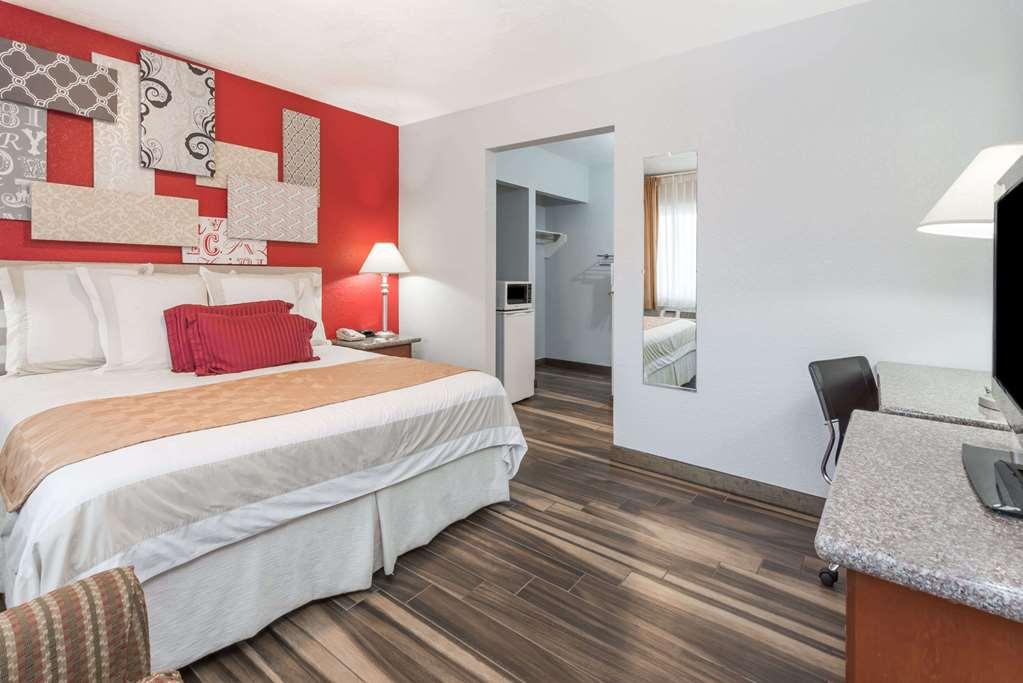 סן דייגו Ramada By Wyndham Near Seaworld / Mission Beach מראה חיצוני תמונה