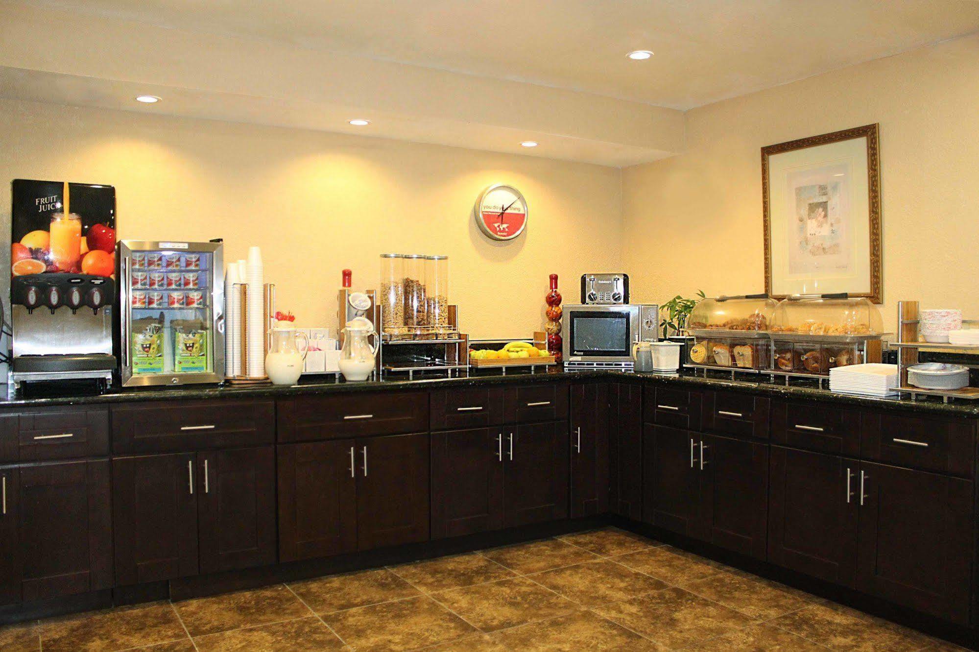 סן דייגו Ramada By Wyndham Near Seaworld / Mission Beach מראה חיצוני תמונה