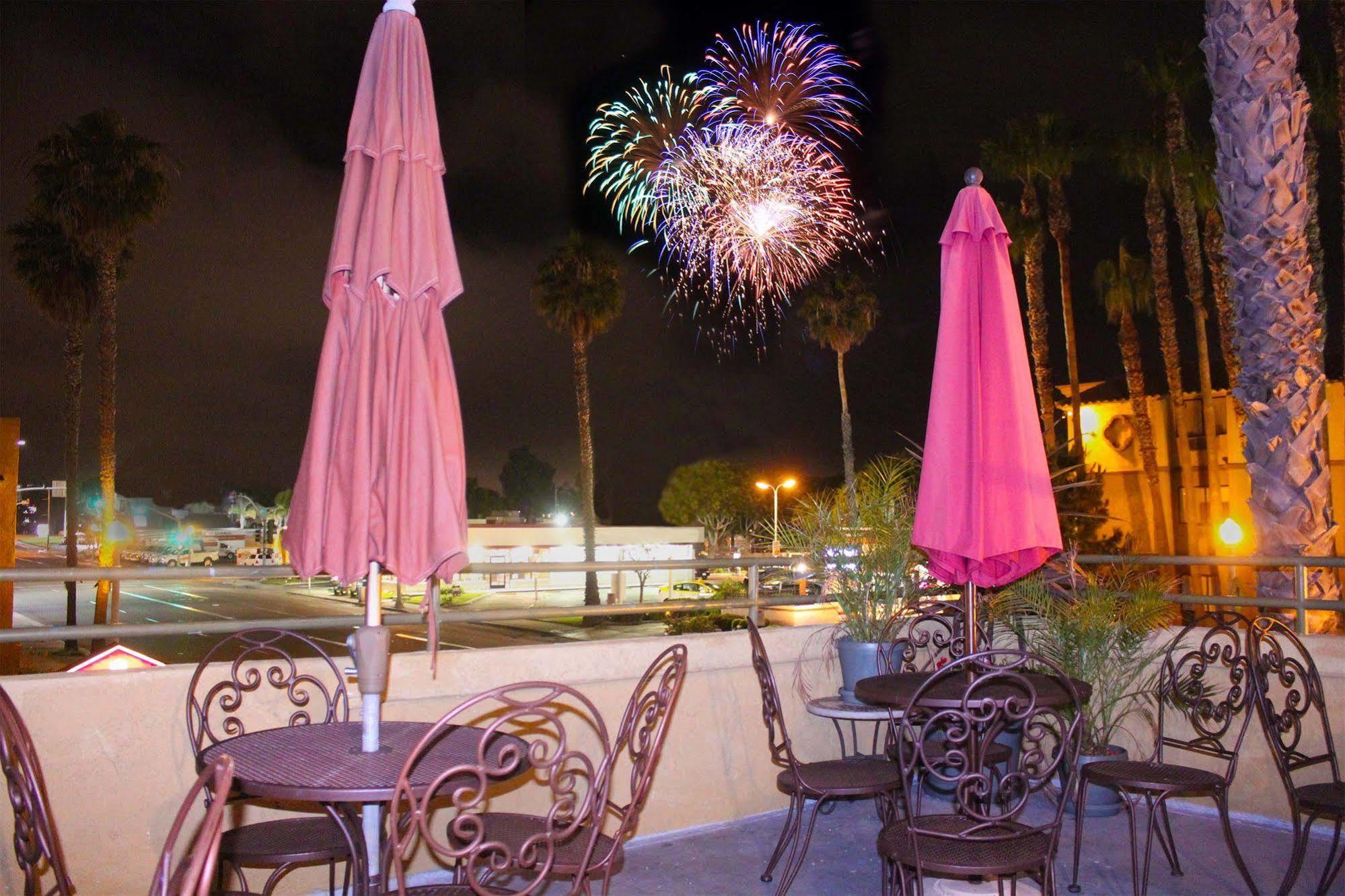 סן דייגו Ramada By Wyndham Near Seaworld / Mission Beach מראה חיצוני תמונה